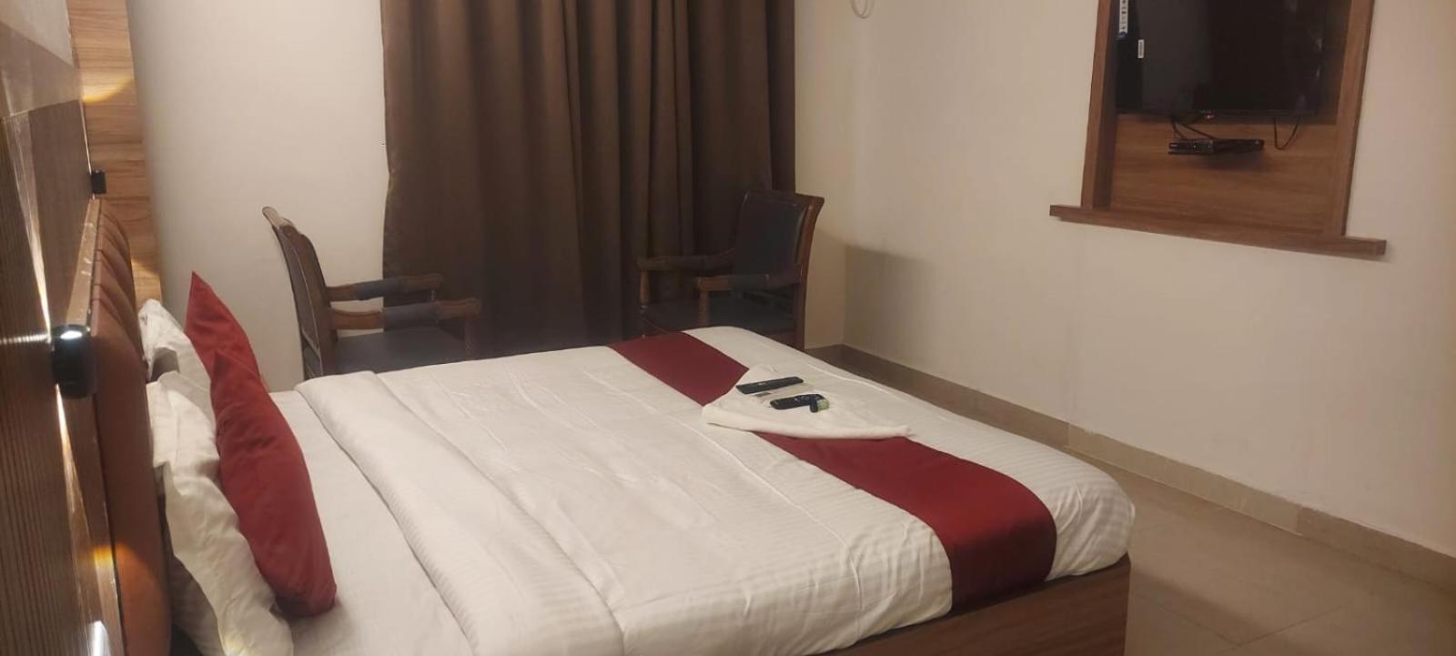 צ'נאי Capital O 69831 Hotel Mount Heera מראה חיצוני תמונה